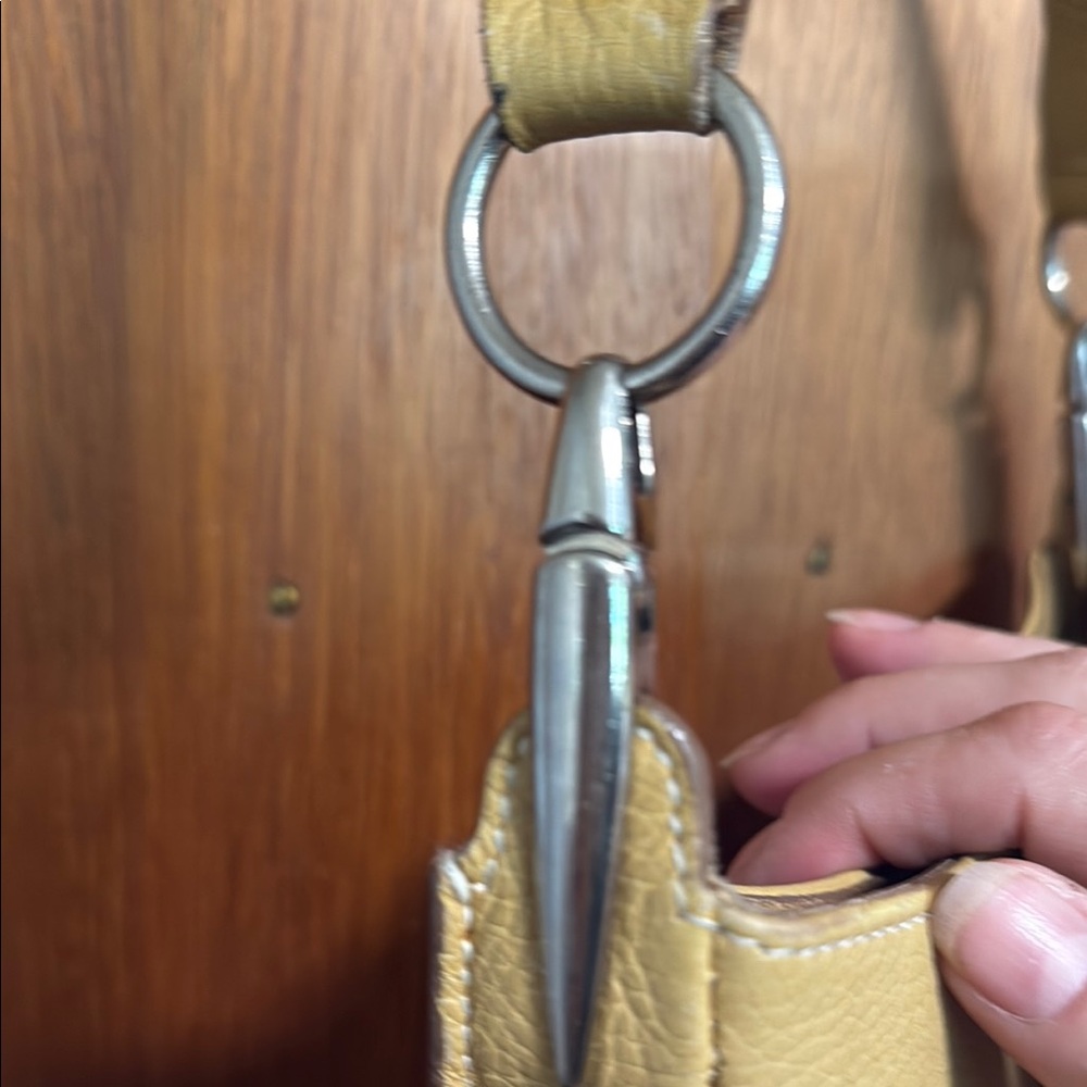 Hunting World Tan Leather Shoulder Bag - Picture 4 of 12